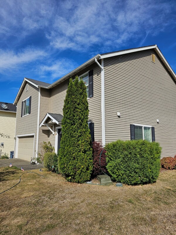 Building Photo - 18447 95th Ave E