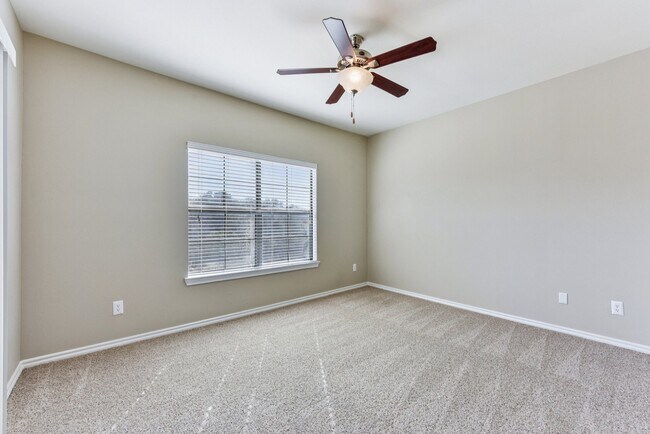 Floorplan - Waters Edge Apartment Homes