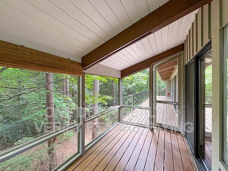 Building Photo - 609 Indian Springs Ct