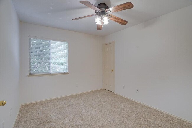 Building Photo - 1512 Davis Mountain Loop