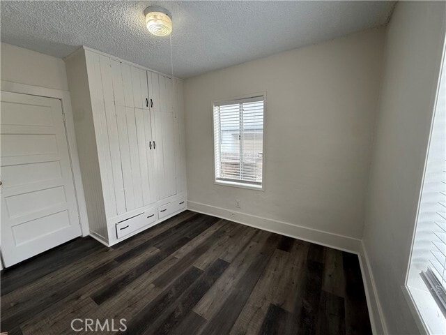 Building Photo - 1053 Loma Dr