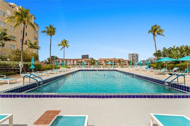 Building Photo - 3800 S Ocean Dr