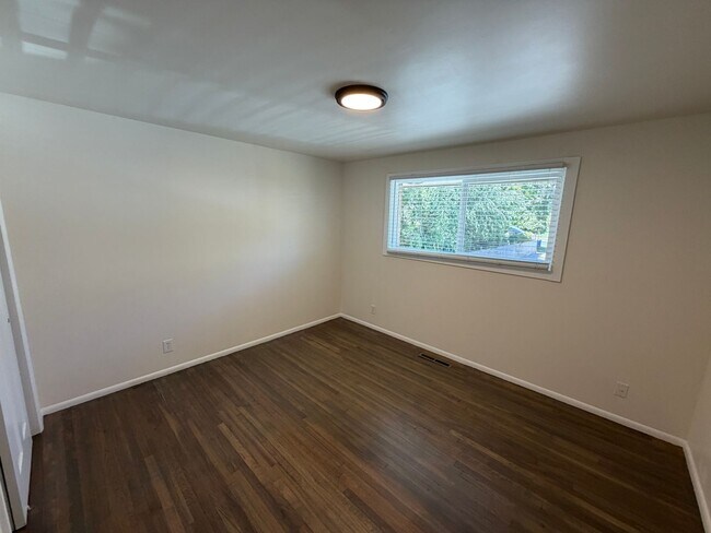 Building Photo - 1168 E 600 S