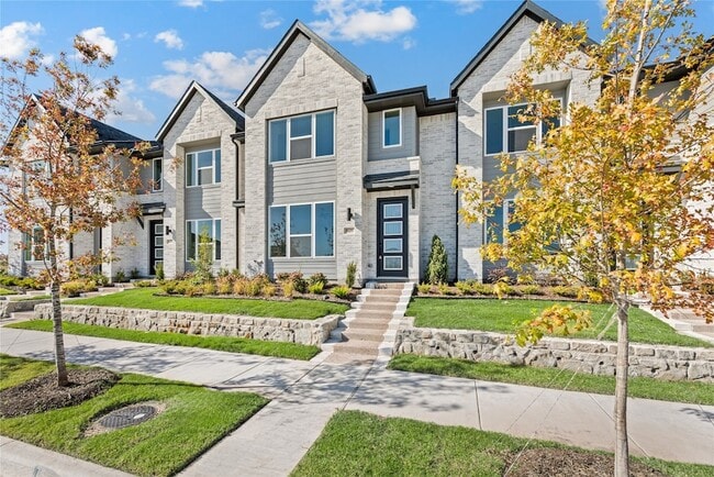 Building Photo - 9609 Dahlia Blvd