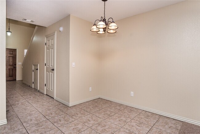 Building Photo - 4040 Glenstone Terrace