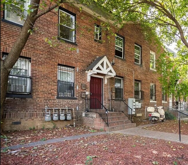 Building Photo - 1705 West Virginia Ave NE