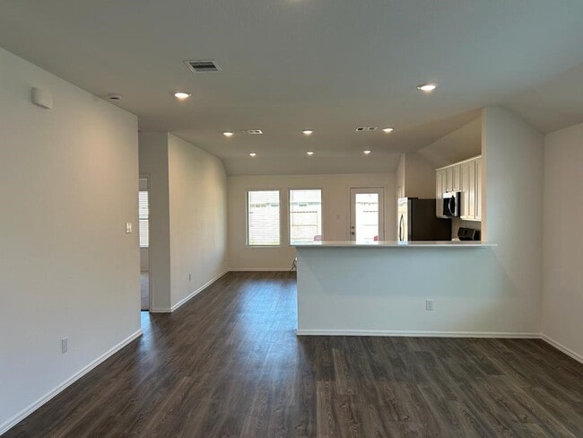 Building Photo - 7410 Hillside Arbor