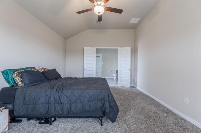 Building Photo - 3035 Selhurst St