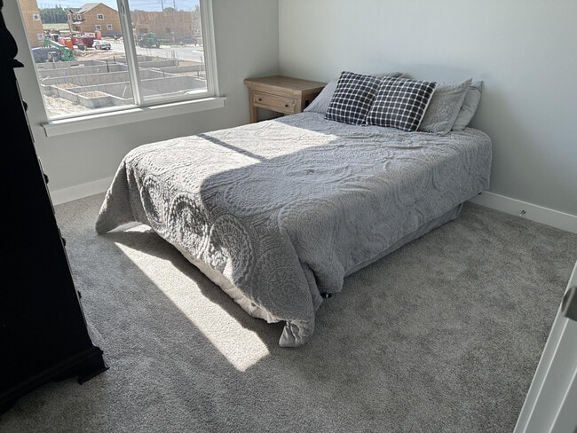 Building Photo - 1353 N 3740 W