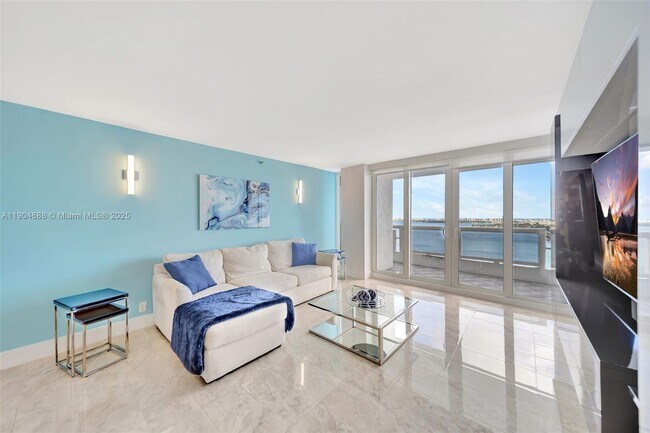 Building Photo - 1717 N Bayshore Dr