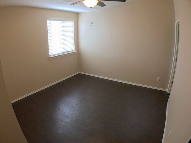 Building Photo - Mesquite Hills 3bed/2.5bath plus Loft REFRIG A/C Home!