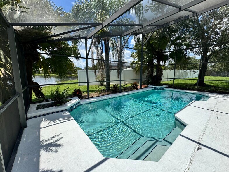 Building Photo - 520 Canary Island Ct