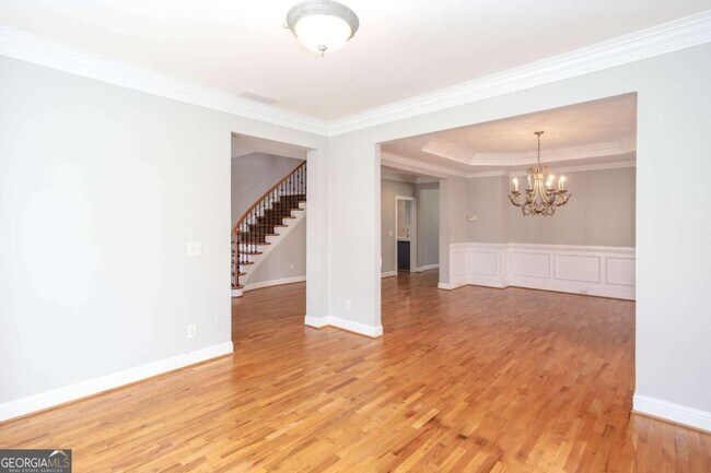 Building Photo - 3206 Windsor Lake Dr NE