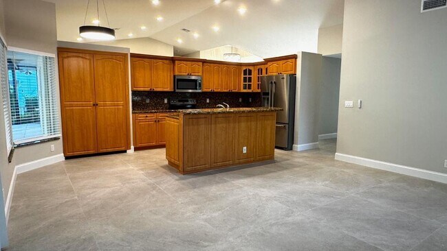 Building Photo - 11822 Island Lakes Ln
