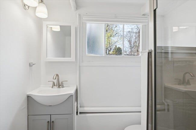 Building Photo - Bright & Updated 2-Bed Boulder Duplex with Huge Private Yard!!