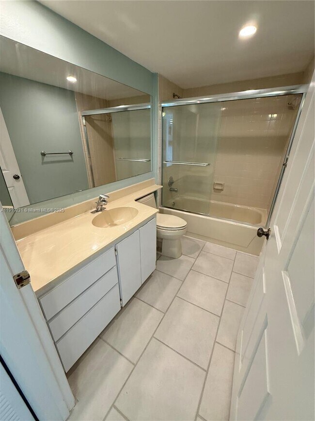 Building Photo - 1522 Whitehall Dr