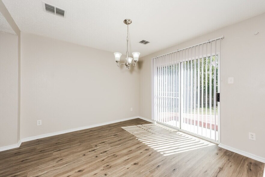Building Photo - 10129 Chapel Glen Ter