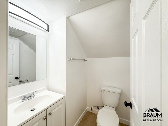 Building Photo - 11228 Huston St