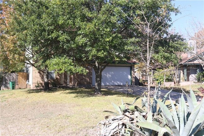 Building Photo - 8408 Siskin Cove