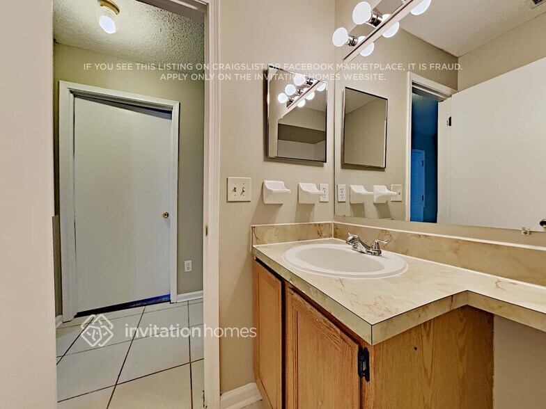 Building Photo - 158 Annandale Dr E