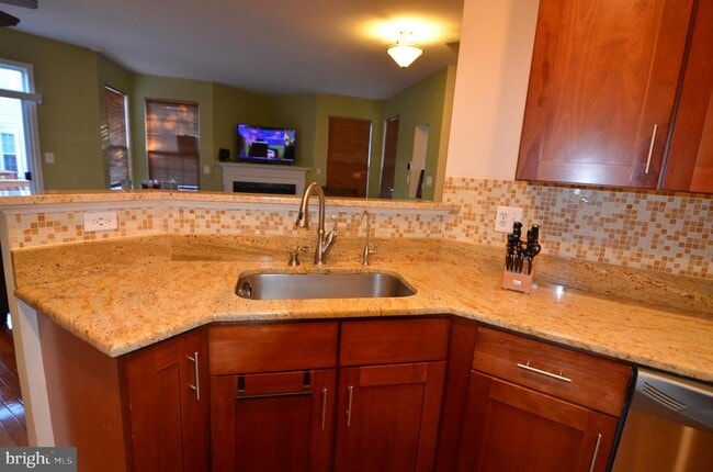 Building Photo - 2946 Saxon Flowers Dr