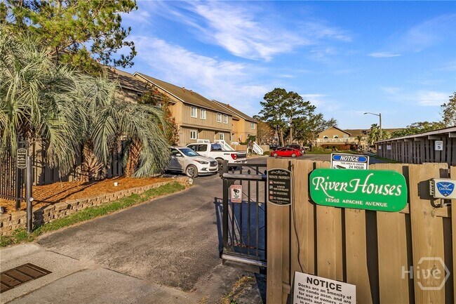 Building Photo - 12502 Apache Ave