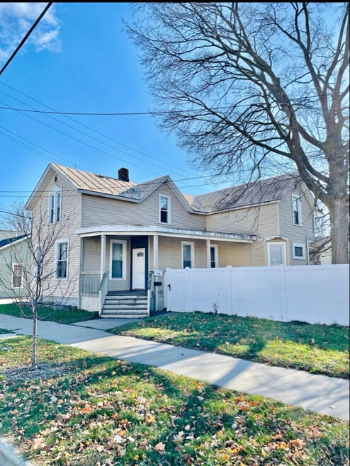 Building Photo - 708 Ferry St