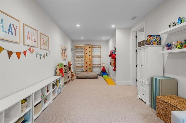 Building Photo - 1381 Wessyngton Rd NE