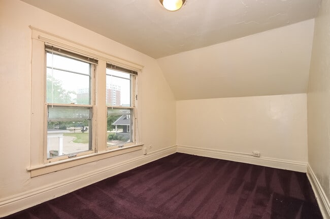 Building Photo - 1344 Wilmot Ct