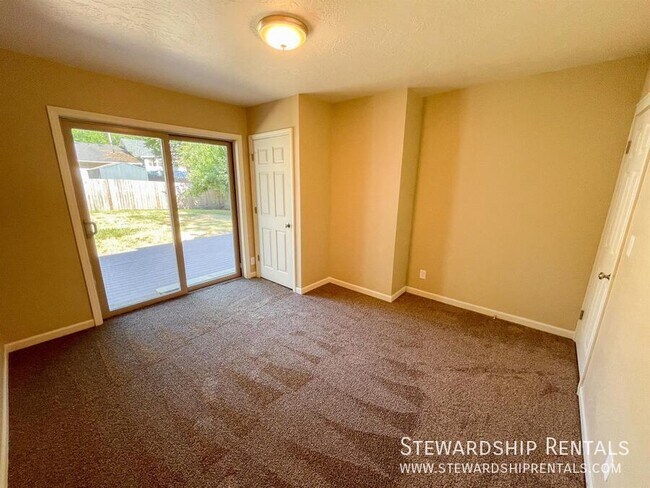 Building Photo - 2334 Augusta St