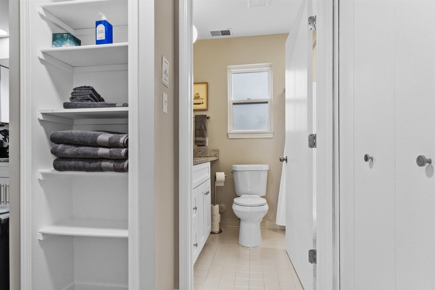 Building Photo - 18365 Sharon Ln