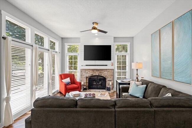 Building Photo - 9004 W 148th St