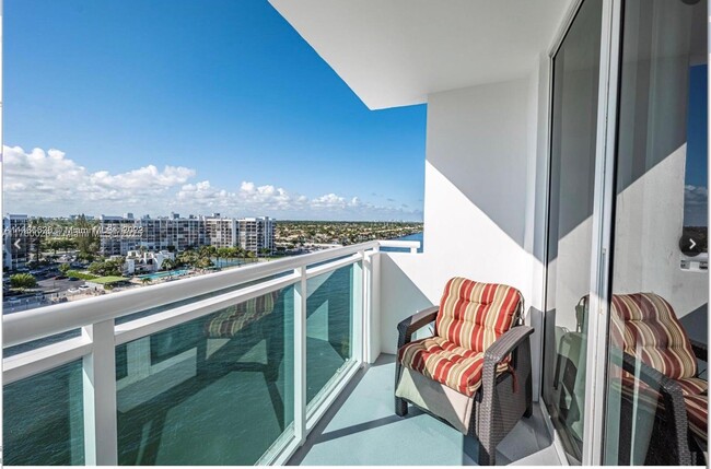 Building Photo - 3000 S Ocean Dr