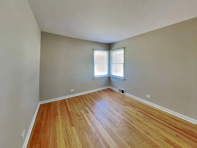 Building Photo - 51 E Adams St