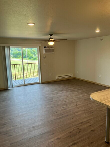 Building Photo - 435 Century Pl