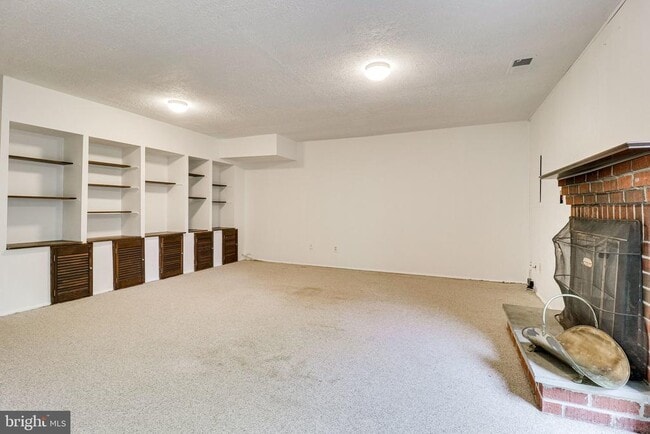 Building Photo - 9911 Whitewater Dr