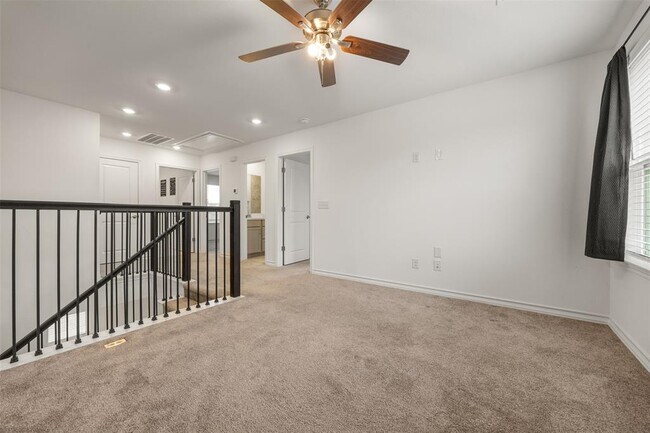 Building Photo - 301 Quarry Rock Cove