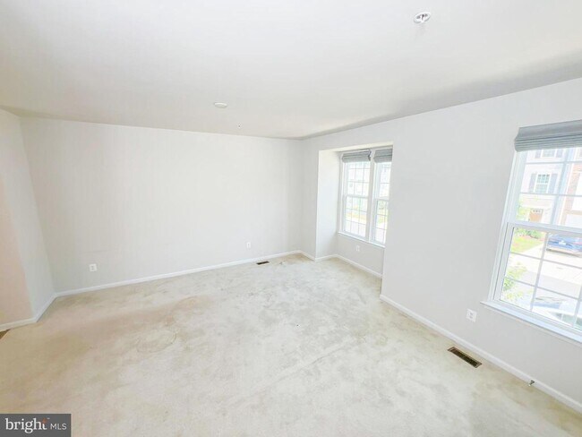 Building Photo - 72 Caswell Dr