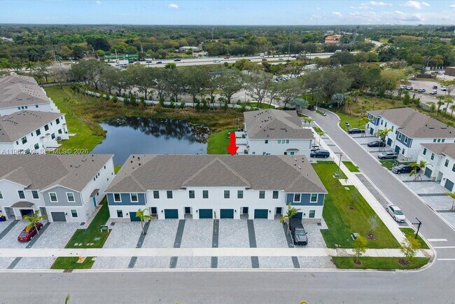 Building Photo - 2880 SE Federal Hwy