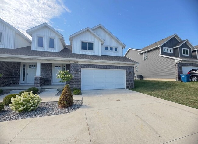 Building Photo - Newer Build - Four Bedroom Duplex in Caledonia!