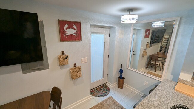 Entrance Interior - 329 W St NE