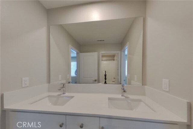 Building Photo - 31682 Luther Dr