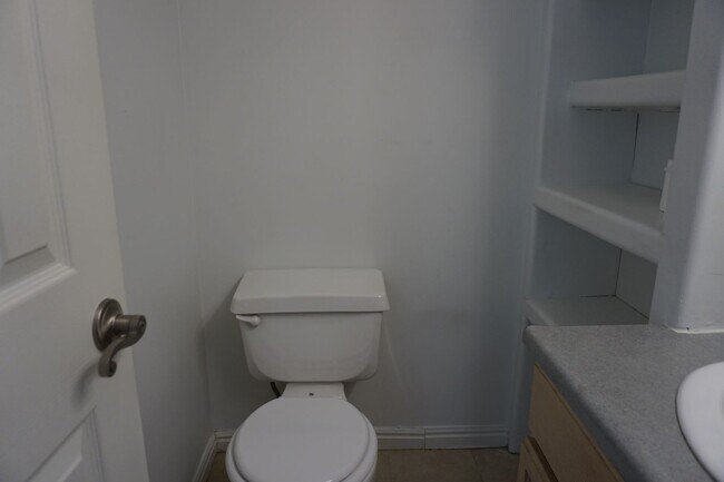 Building Photo - Centrally Located 3 Bedroom Midvale Home