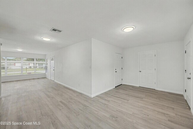 Building Photo - 990 Pinson Blvd