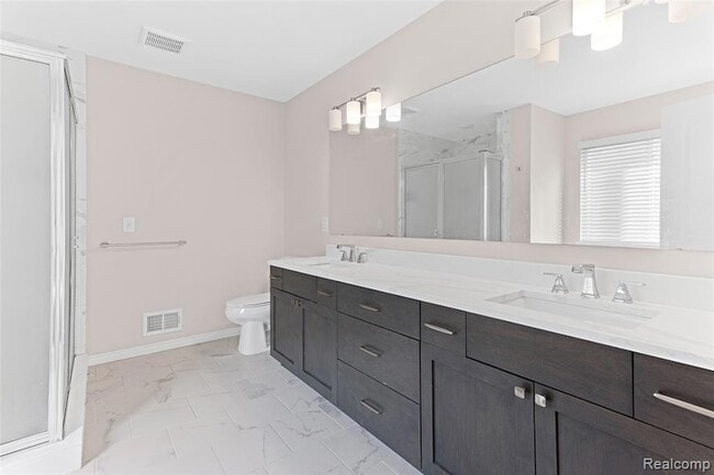 Building Photo - 2951 Andlaur Dr