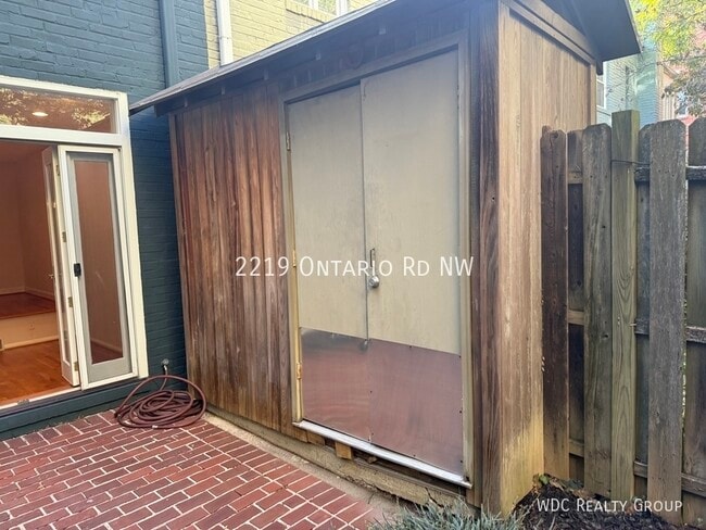 Building Photo - 2219 Ontario Rd NW