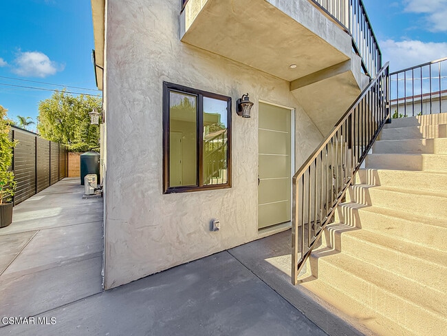 Building Photo - 2619 Veteran Ave