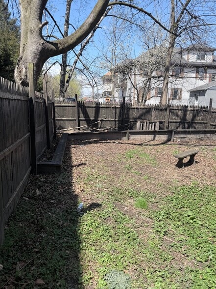 Building Photo - 2129 James St