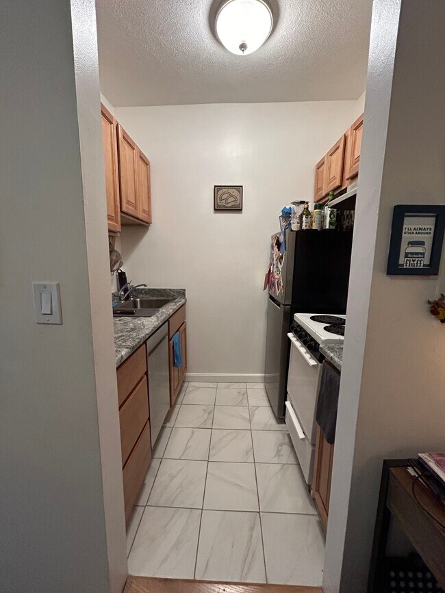 Building Photo - 111 Norway St