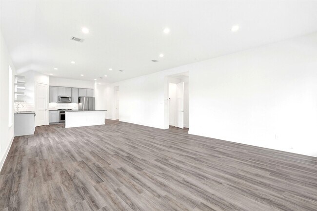 Building Photo - 153 Aurora Spgs Dr